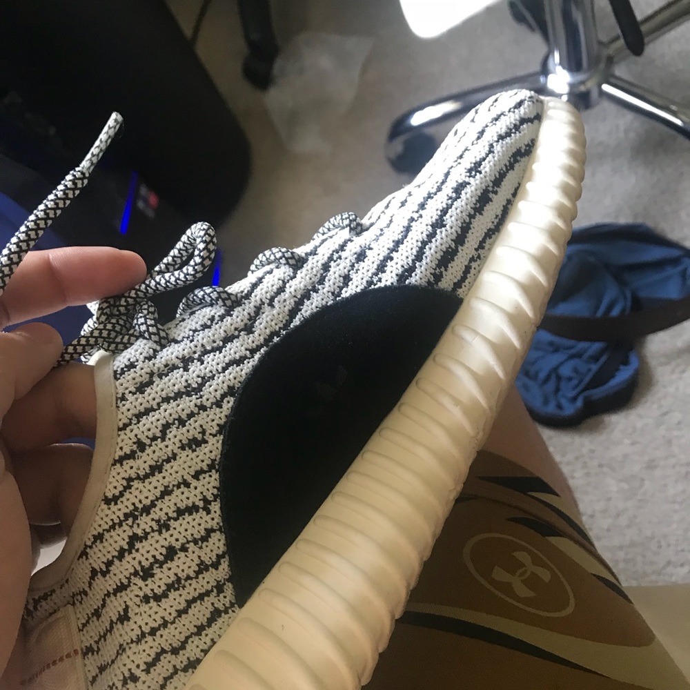 Yeezy - Picture 5 of 8
